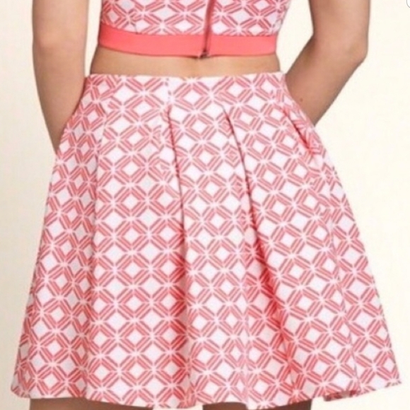 Hollister pleated skirt - Picture 2 of 5